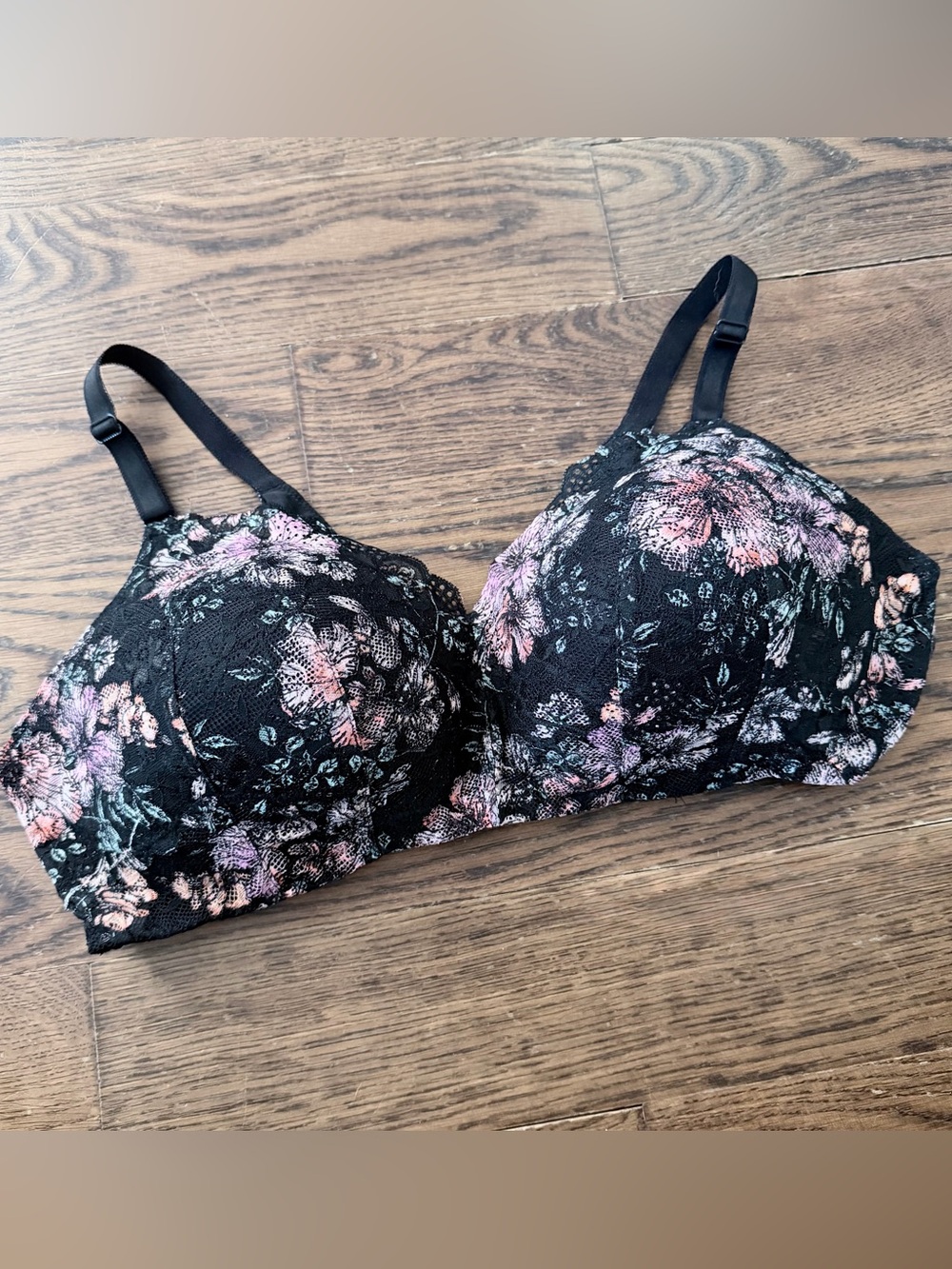 Torrid Size 42D Black Floral Lace Wirefree Bra with Pink Accents